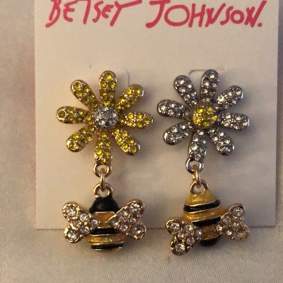 Betsey Johnson Daisy & Bee Mismatched Drop Earrings Crystal Accents NWT - Picture 4 of 15